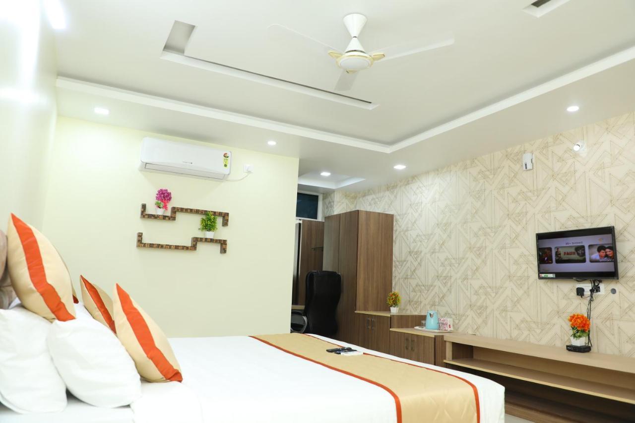 Hotel 8Th Mile Suites 班加罗尔 外观 照片