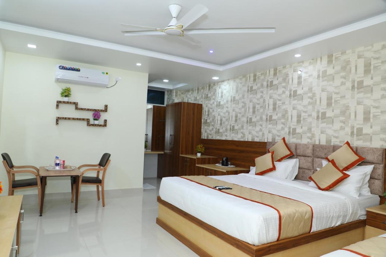 Hotel 8Th Mile Suites 班加罗尔 外观 照片