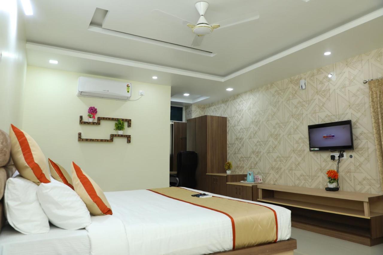 Hotel 8Th Mile Suites 班加罗尔 外观 照片