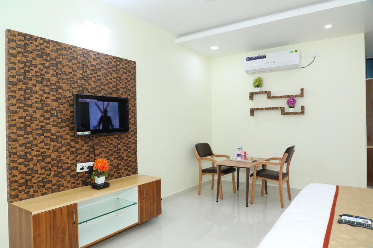 Hotel 8Th Mile Suites 班加罗尔 外观 照片