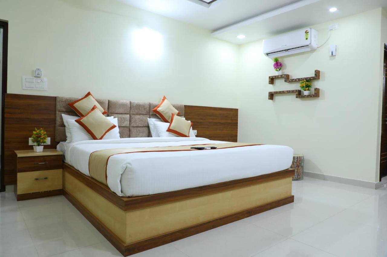 Hotel 8Th Mile Suites 班加罗尔 外观 照片