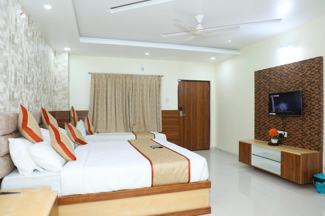Hotel 8Th Mile Suites 班加罗尔 外观 照片