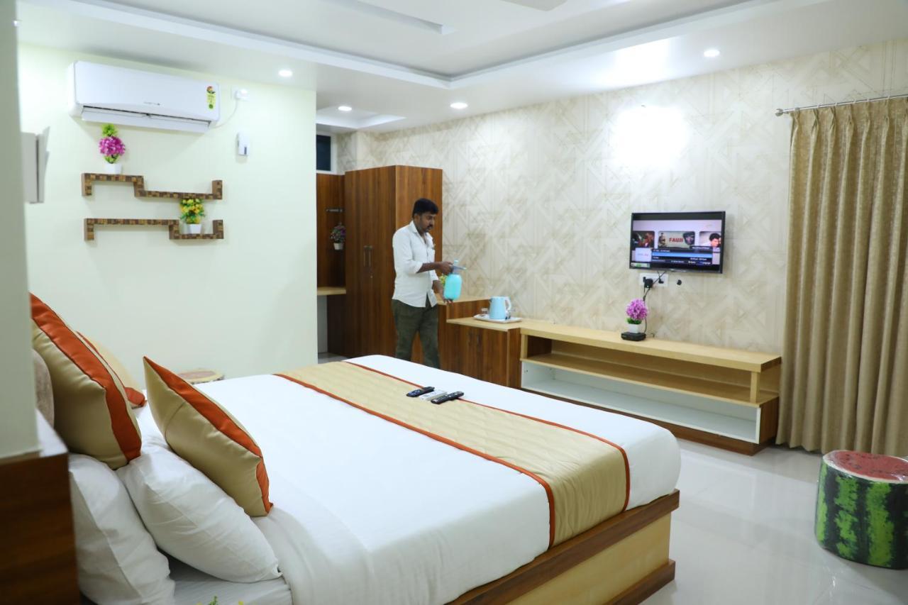 Hotel 8Th Mile Suites 班加罗尔 外观 照片