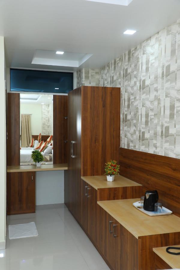 Hotel 8Th Mile Suites 班加罗尔 外观 照片