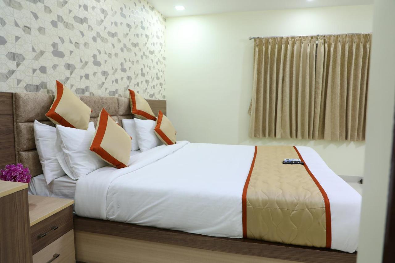 Hotel 8Th Mile Suites 班加罗尔 外观 照片
